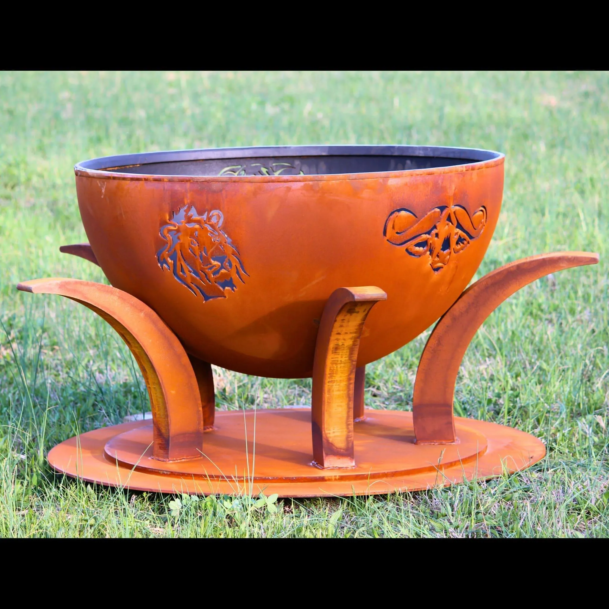 "Africa's Big Five" Gas Fire Pit in Steel - Fire Pit Art
